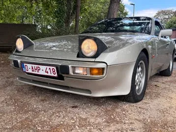 Porsche 944