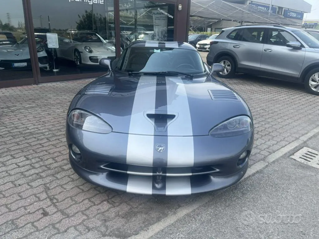 Chrysler Viper 2000 photo 2