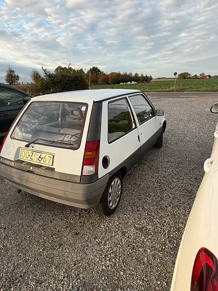 Renault 5 1990 photo 4
