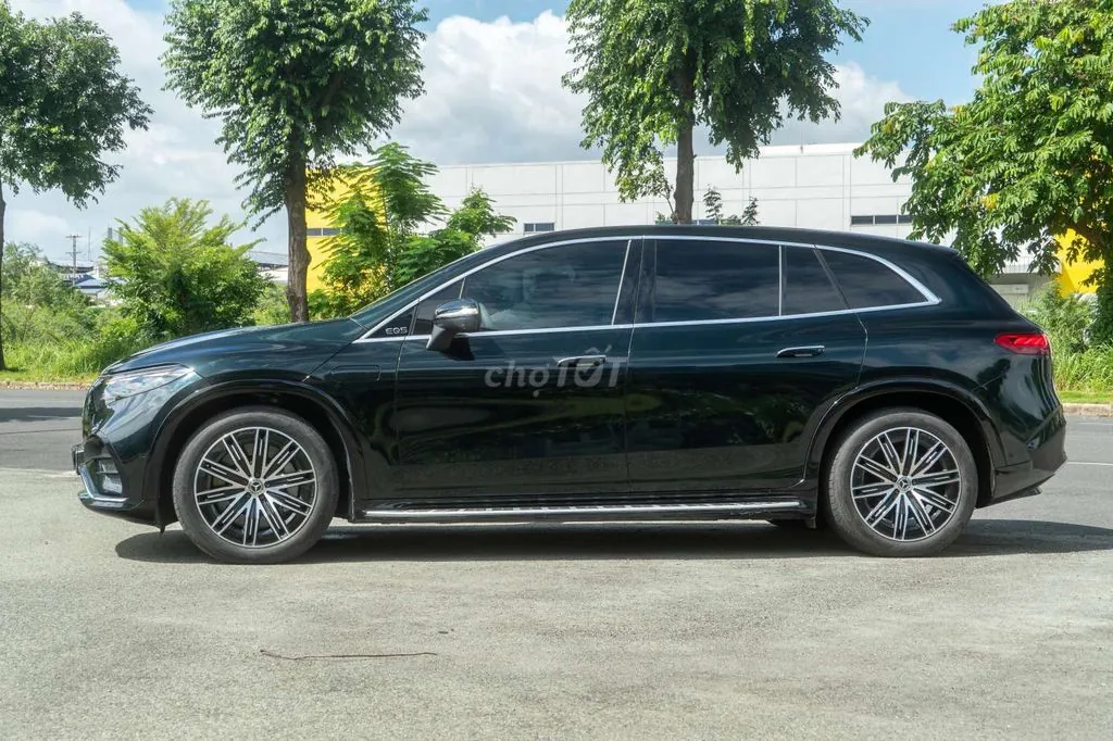 Mercedes-Benz Eqs Suv 2023 photo 4