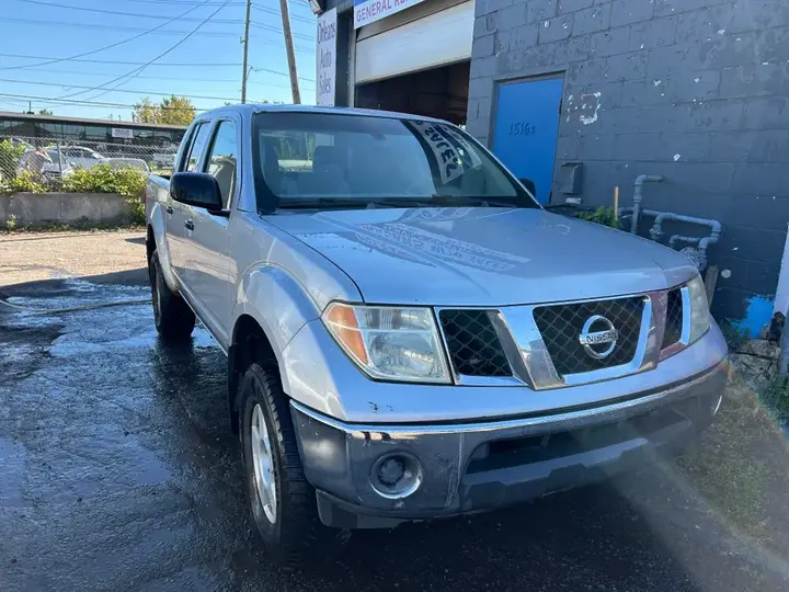 Nissan Frontier 2006 photo 2