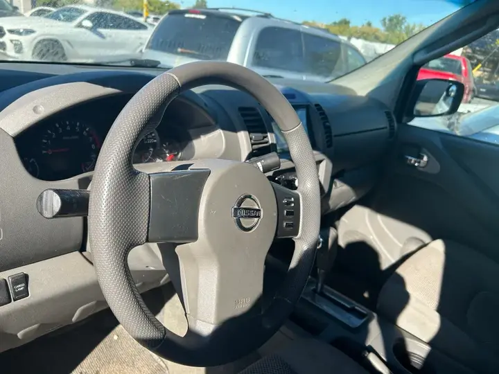 Nissan Frontier 2006 photo 4