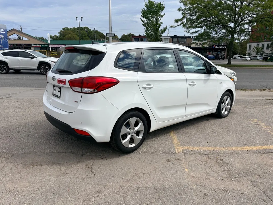 Kia Rondo 2016 photo 5
