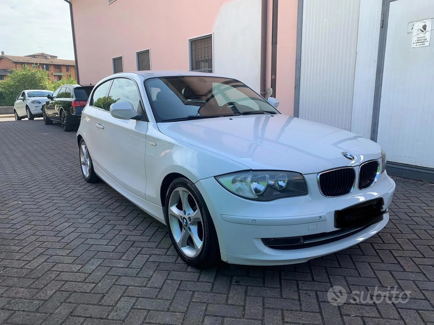 BMW 118D 2011 photo 2