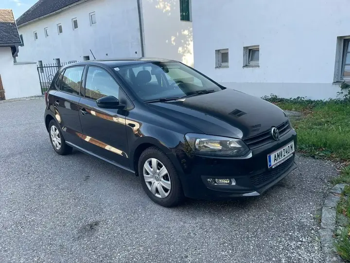 Volkswagen Polo 2014 photo 2