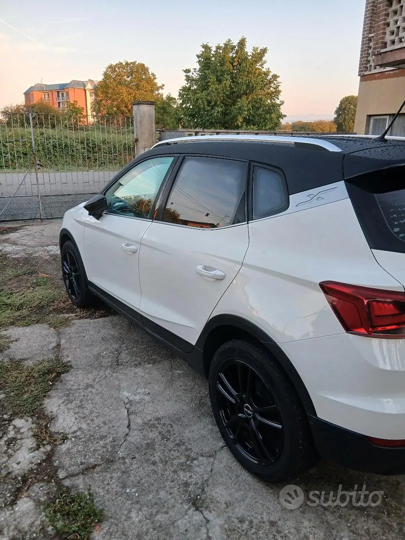 Seat Arona 2018 photo 3