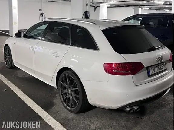 Audi A4 2010 photo 3
