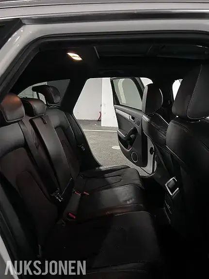 Audi A4 2010 photo 5