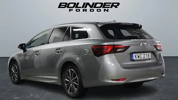 Toyota Avensis 2015 photo 4