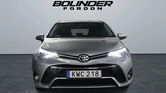 Toyota Avensis 2015 photo 2