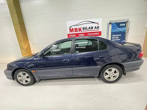 Toyota Avensis 2000 photo 4
