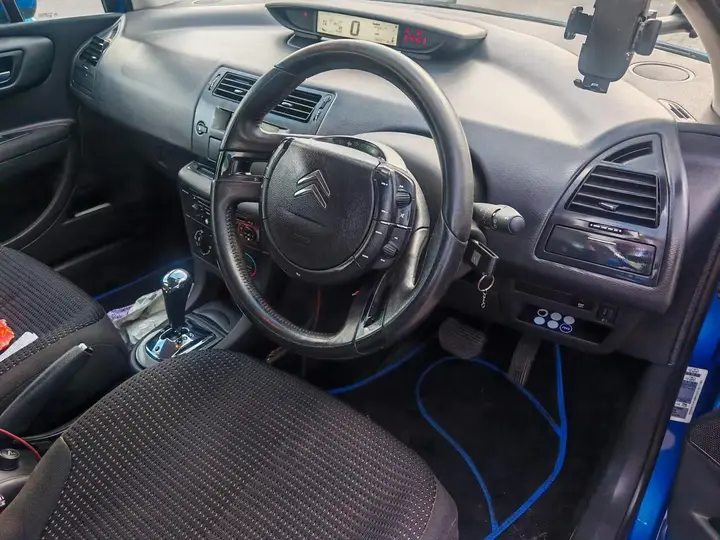 Citroen C4 2010 photo 5