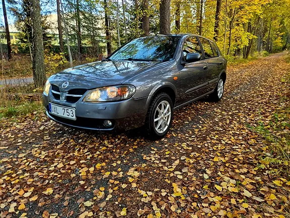 Nissan Almera 2004 photo 2