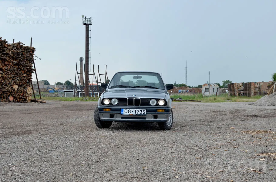 BMW E30 1988 photo 5