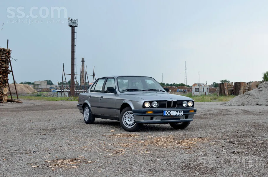BMW E30