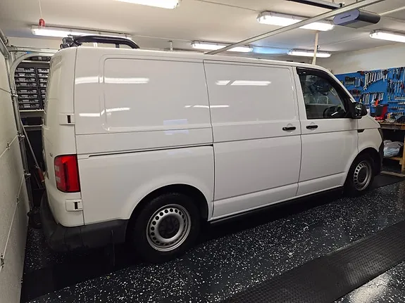 Volkswagen Transporter 2018 photo 2