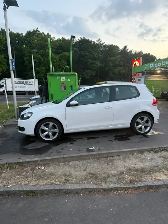 Volkswagen Golf 2012 photo 3