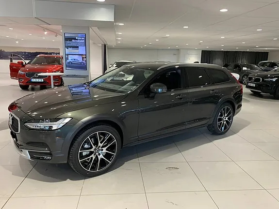 Volvo V90 Cross Country