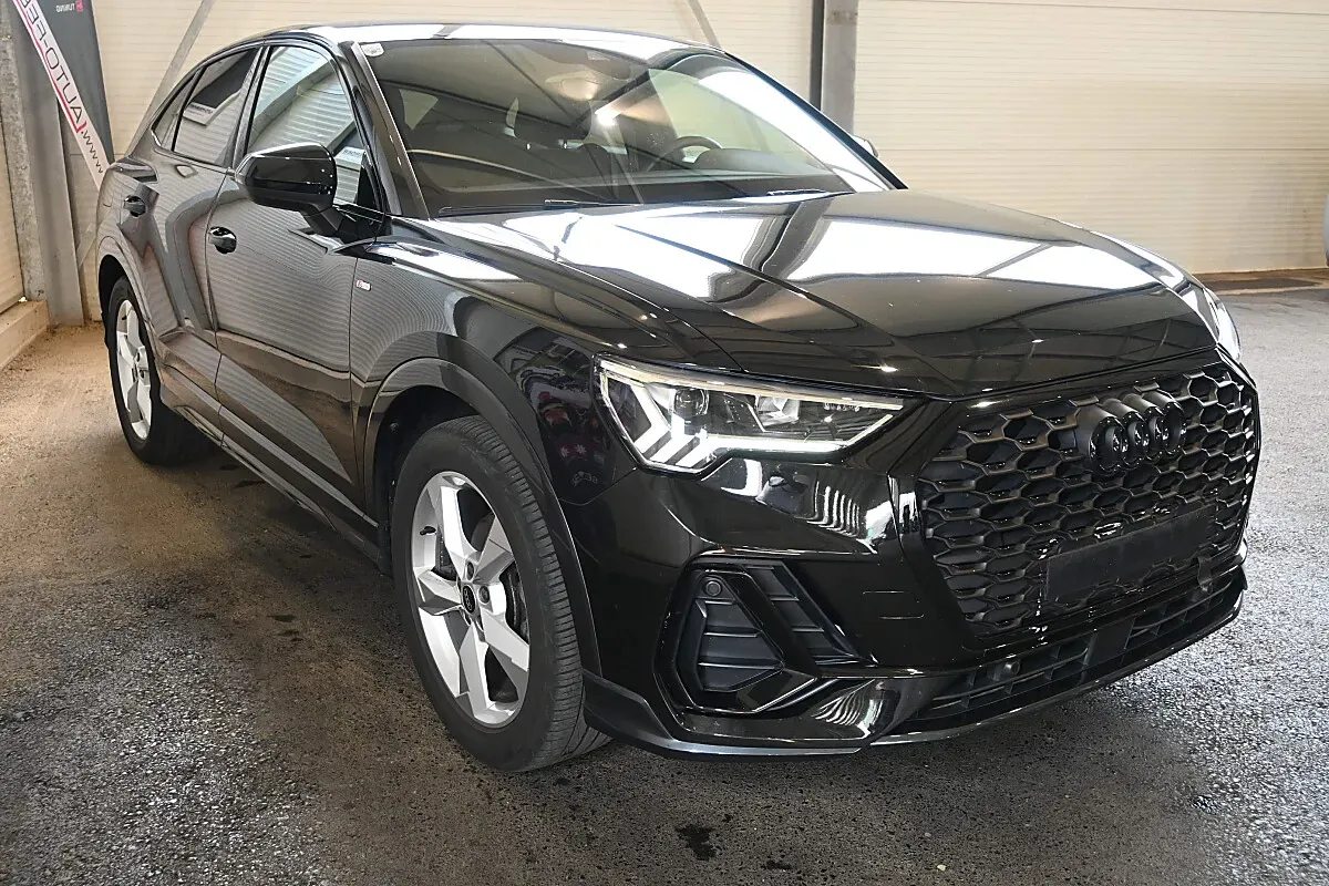 Audi Q3 2023 photo 3