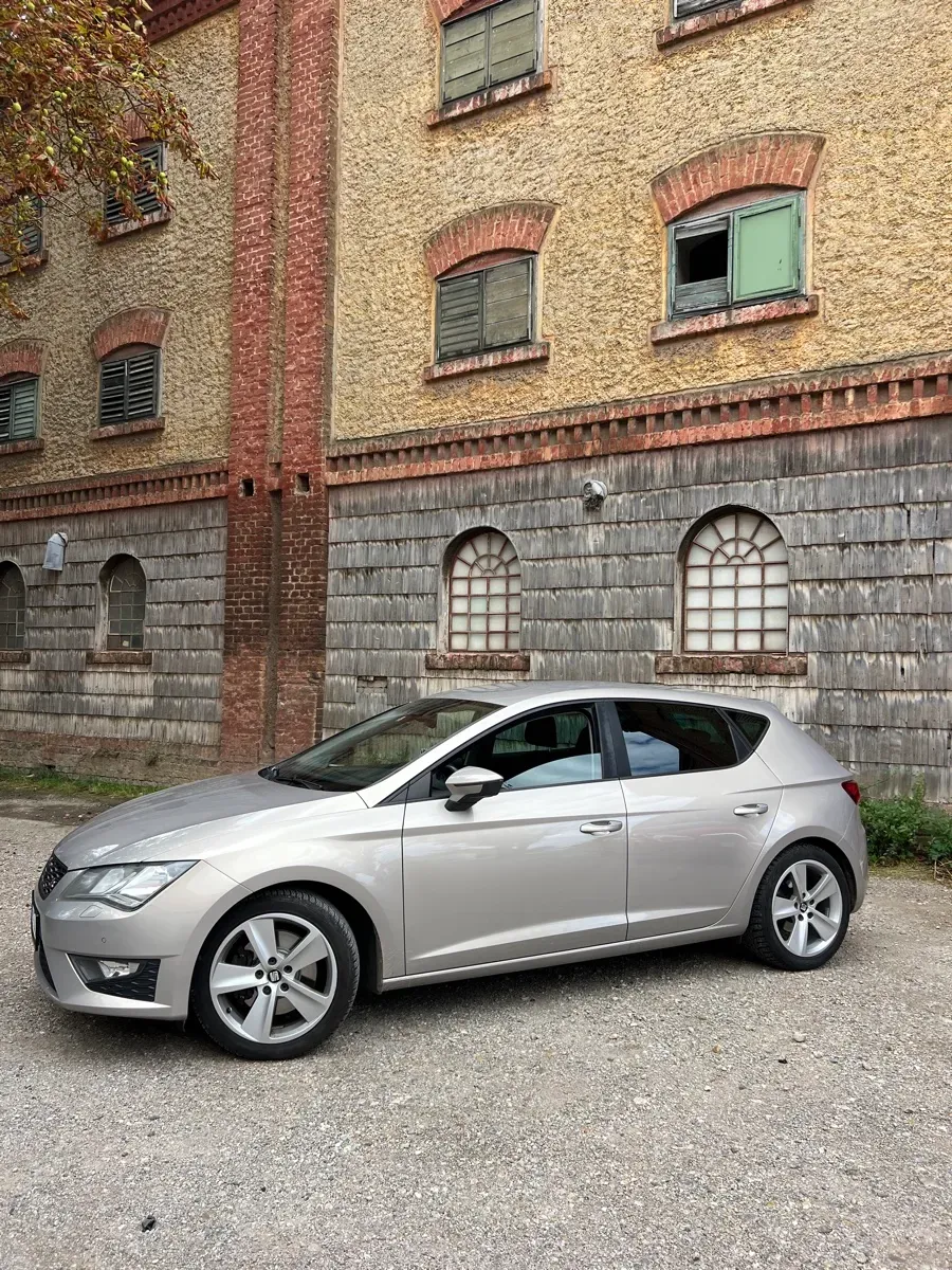 Seat Leon 2014 photo 2