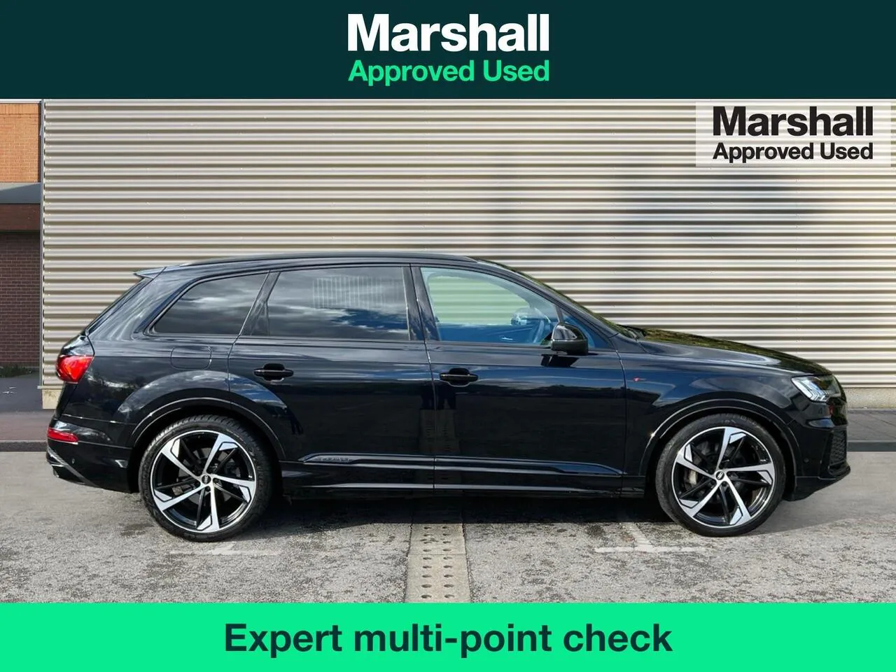 Audi Q7 2021 photo 2