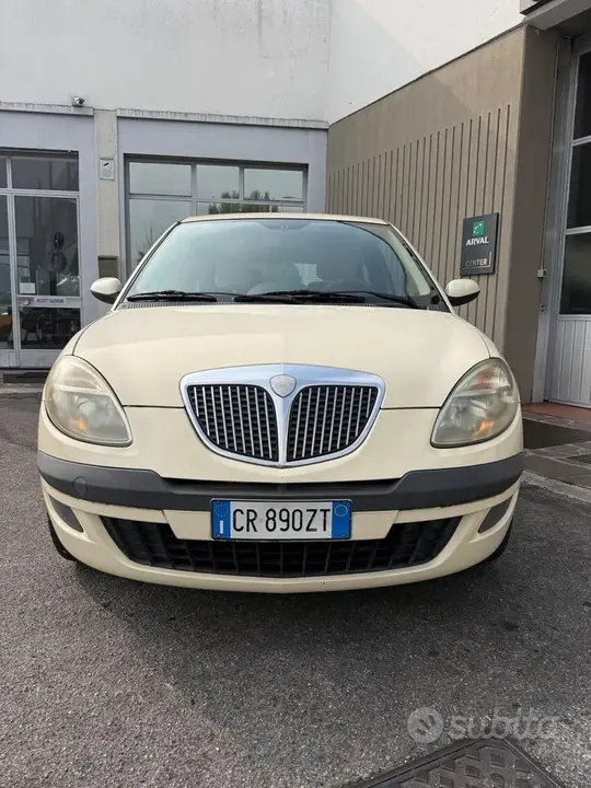 Lancia Ypsilon