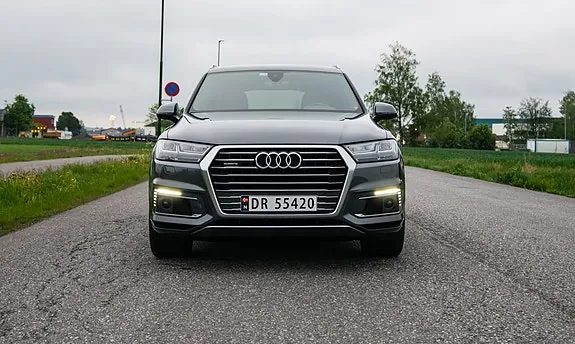Audi Q7 2018 photo 2