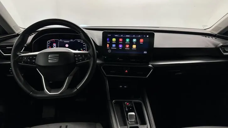 Seat Leon 2022 photo 2