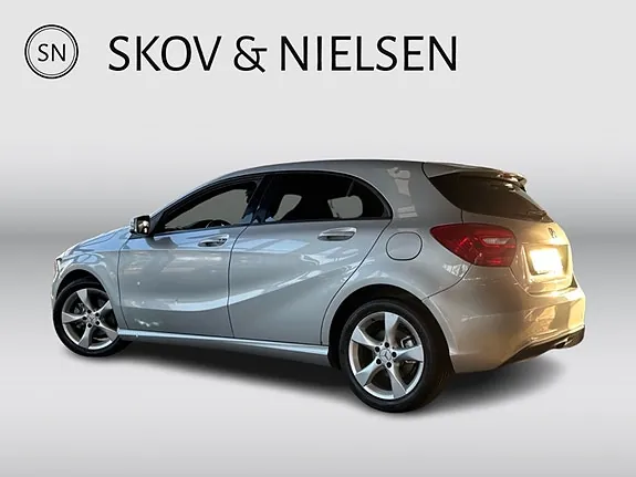 Mercedes-Benz A200 2015 photo 3