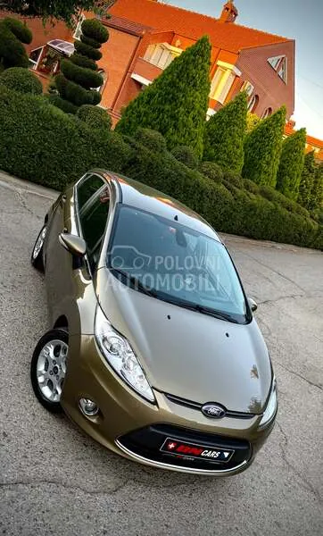 Ford Fiesta 2011 photo 2