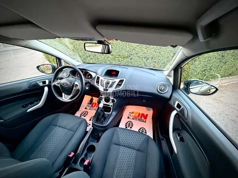 Ford Fiesta 2011 photo 4
