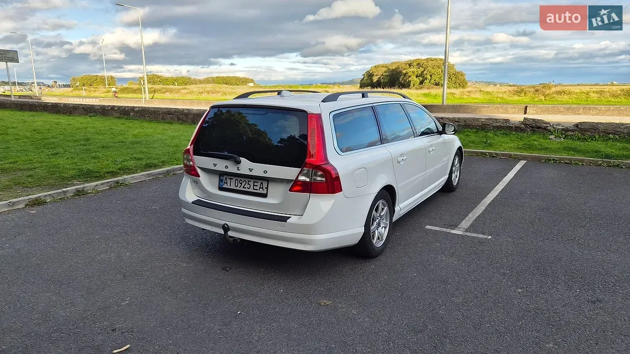 Volvo V70 2010 photo 4