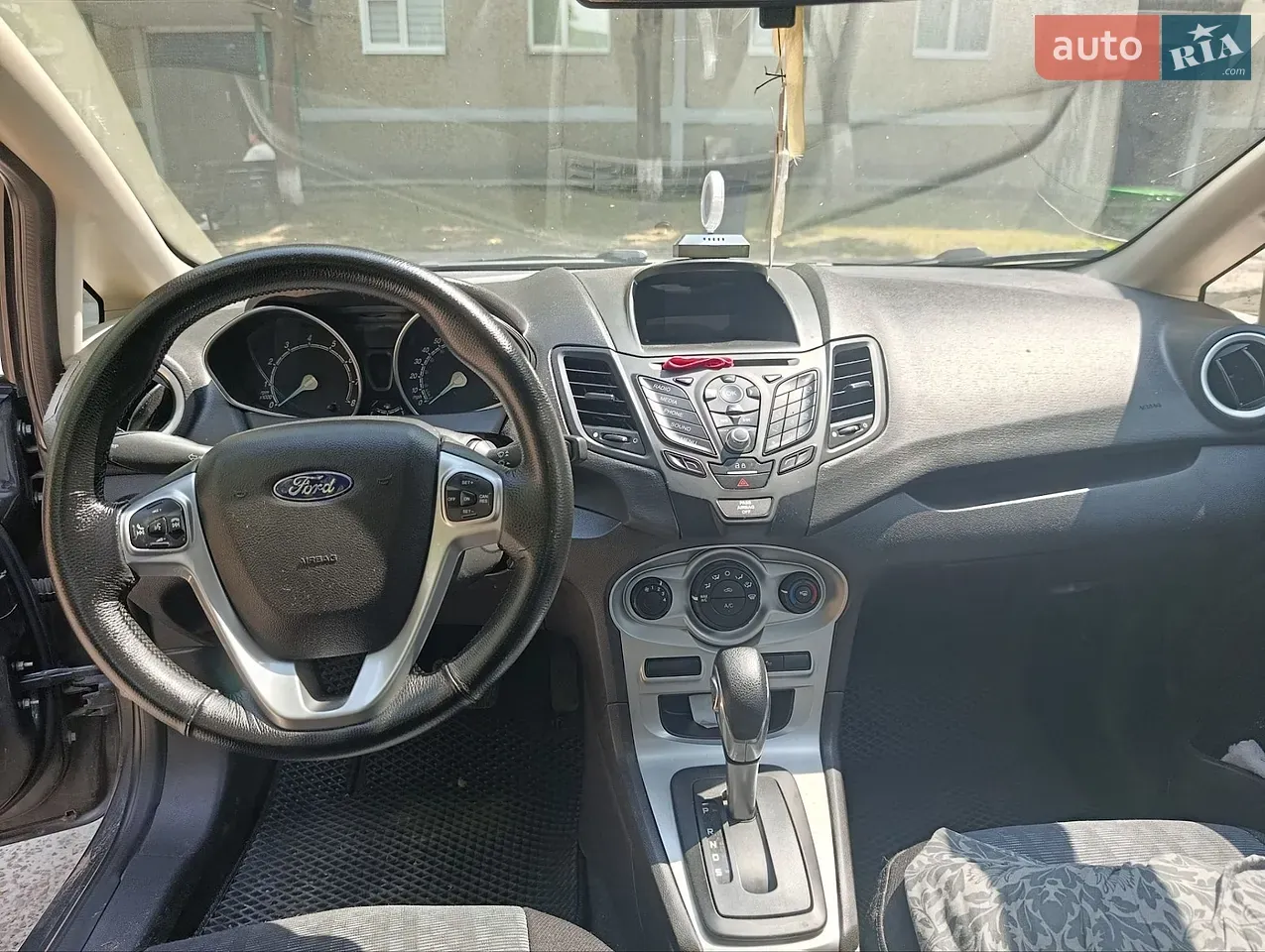 Ford Fiesta 2017 photo 2