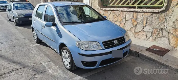 Fiat Punto 2004 photo 2
