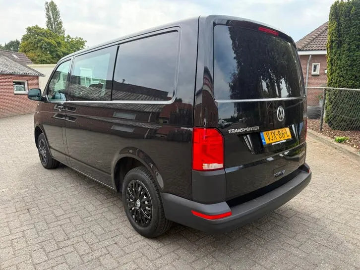 Volkswagen Transporter 2021 photo 2