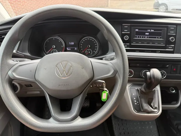 Volkswagen Transporter 2021 photo 3