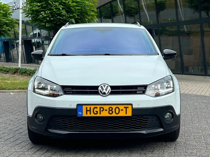 Volkswagen Polo 2015 photo 3