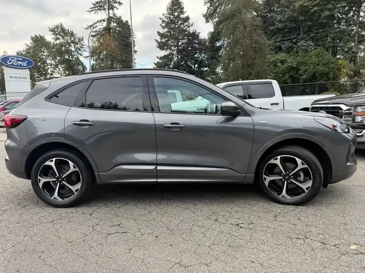 Ford Escape 2023 photo 4