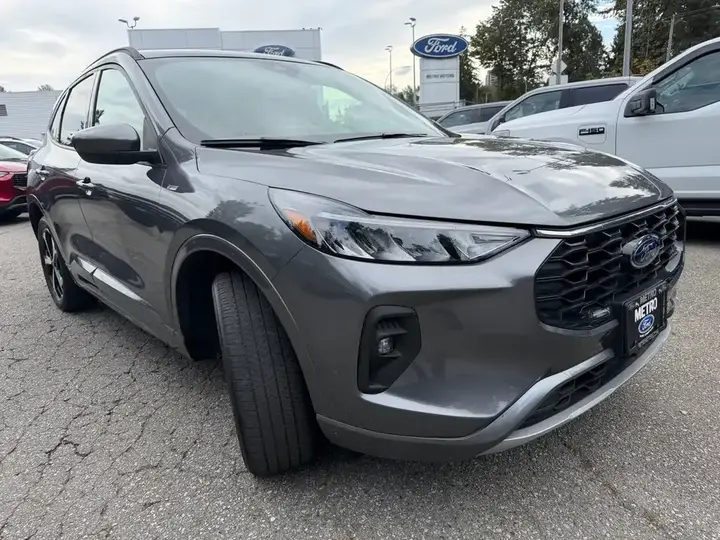 Ford Escape 2023 photo 3
