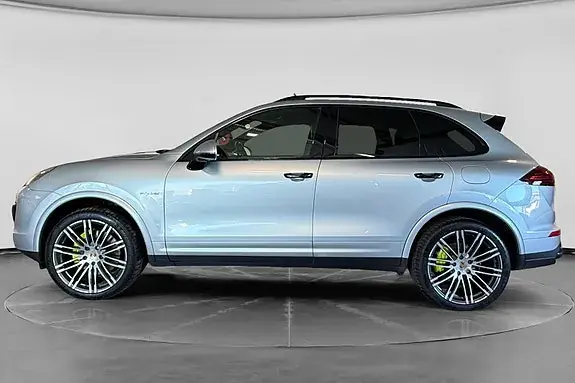 Porsche Cayenne S 2017 photo 2