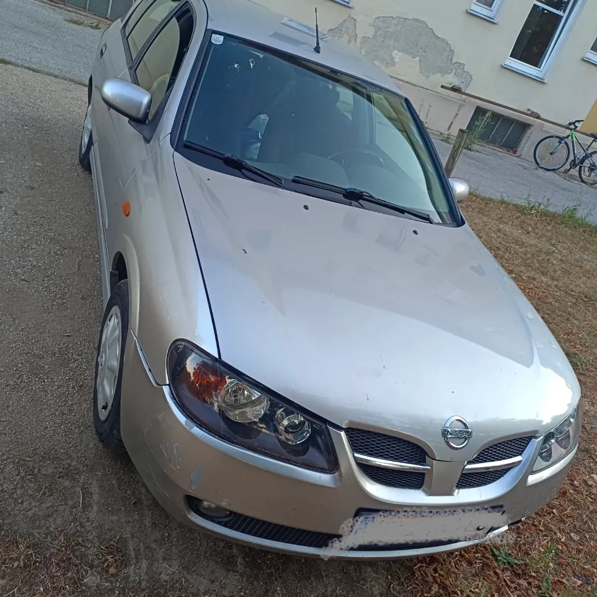 Nissan Almera 2005 photo 2