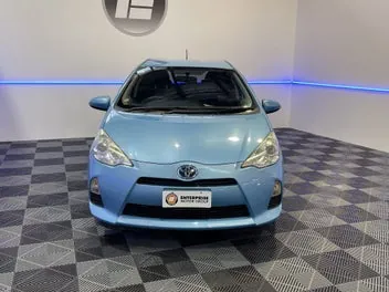 Toyota Aqua 2012 photo 3