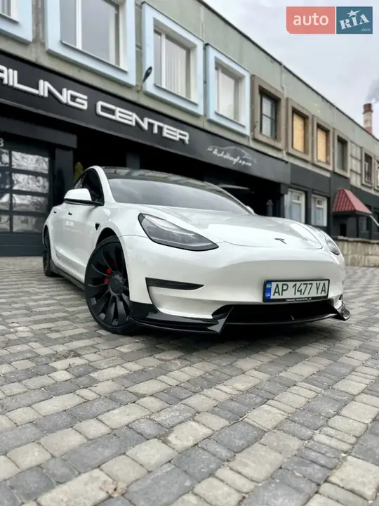 Tesla Model 3 2021 photo 2