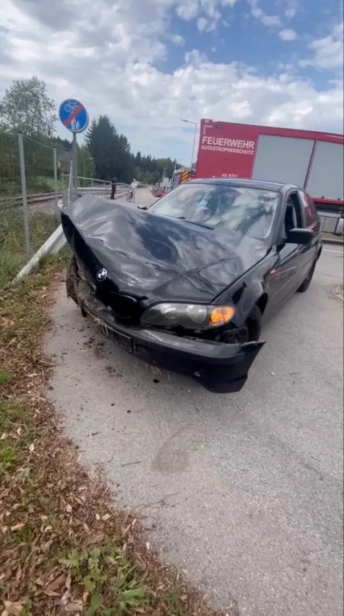 BMW 3 Series 2004 photo 3