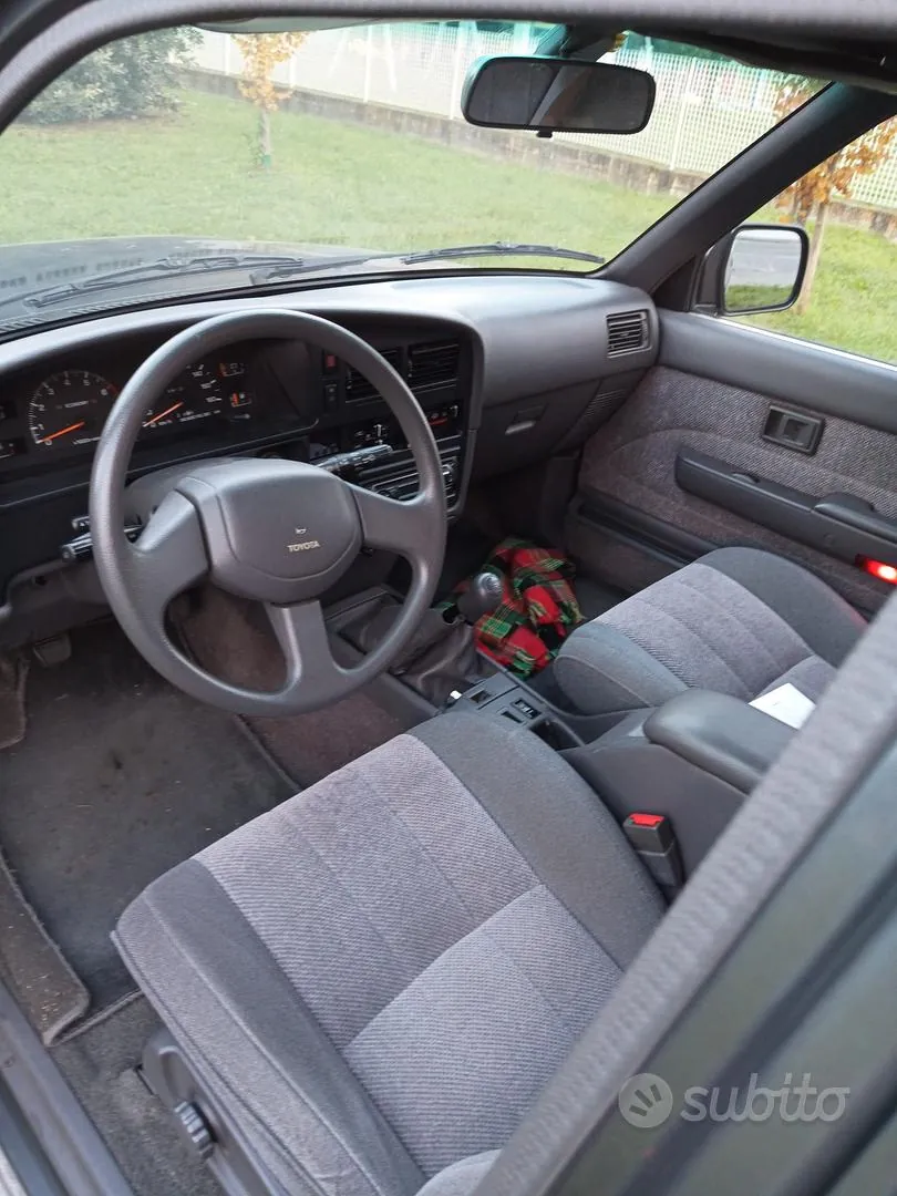 Toyota 4Runner 1990 photo 2