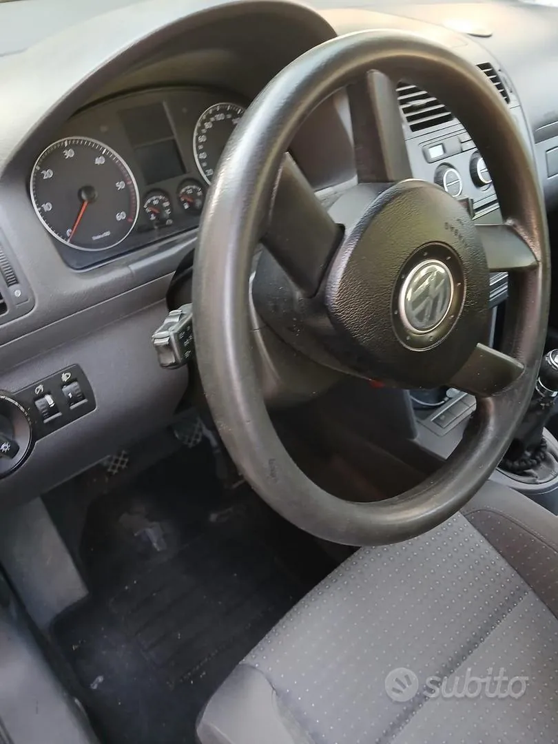 Volkswagen Touran 2005 photo 3