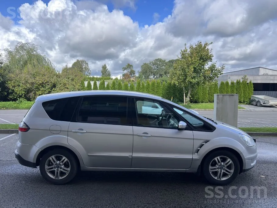 Ford S-Max 2010 photo 2