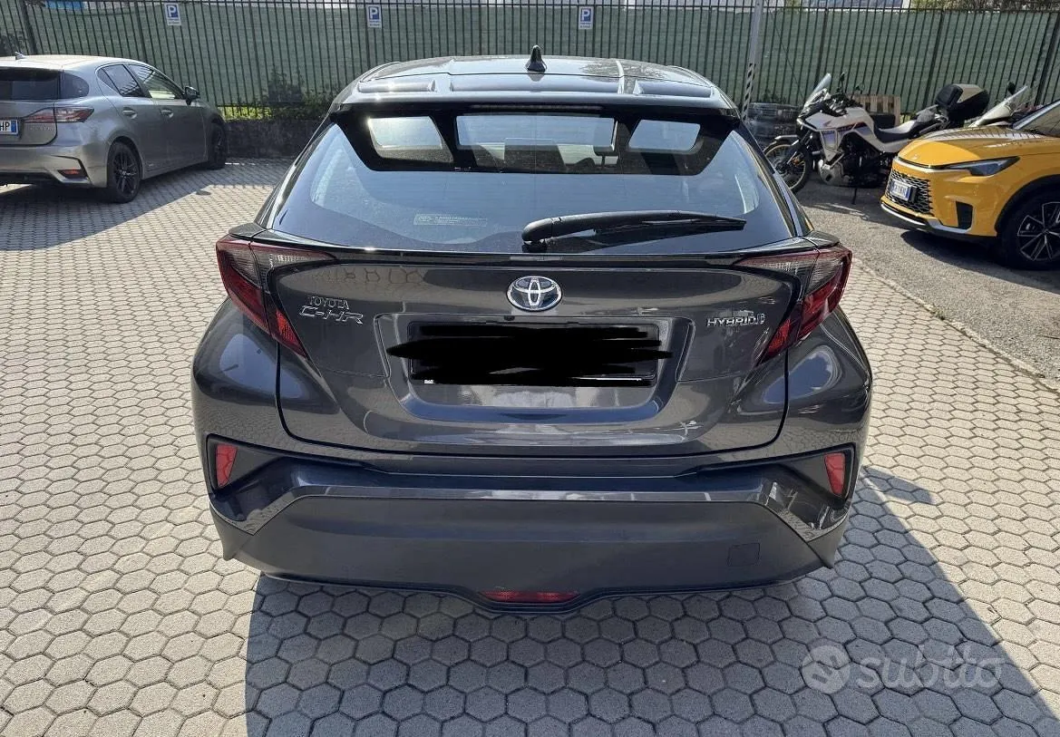 Toyota C-Hr 2023 photo 2