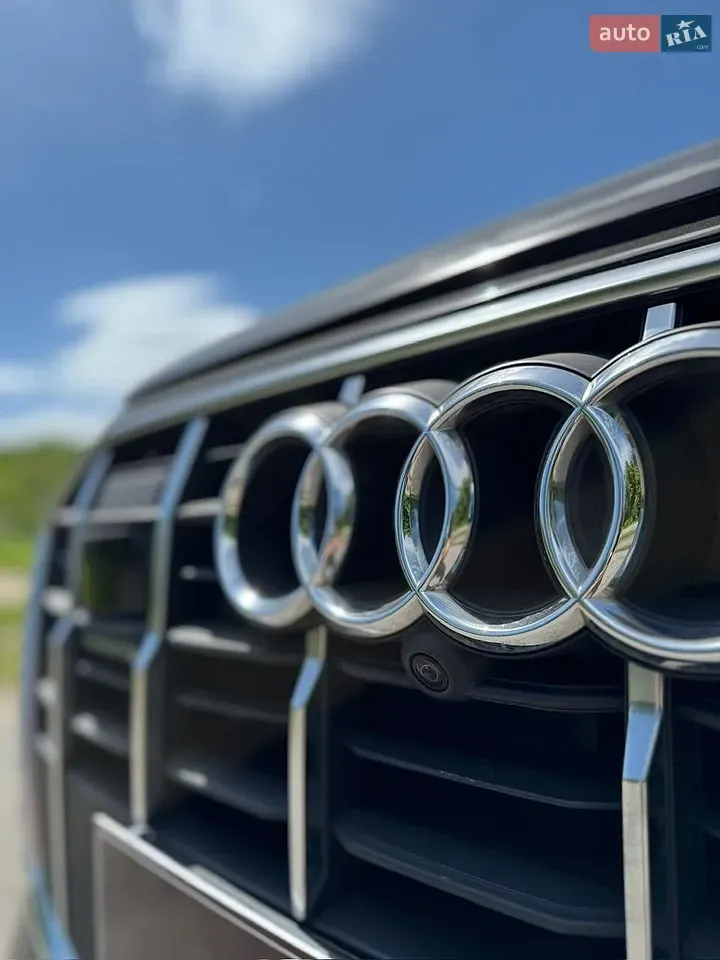 Audi Q7 2021 photo 2