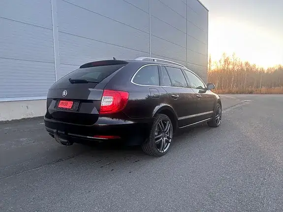 Skoda Superb 2015 photo 5